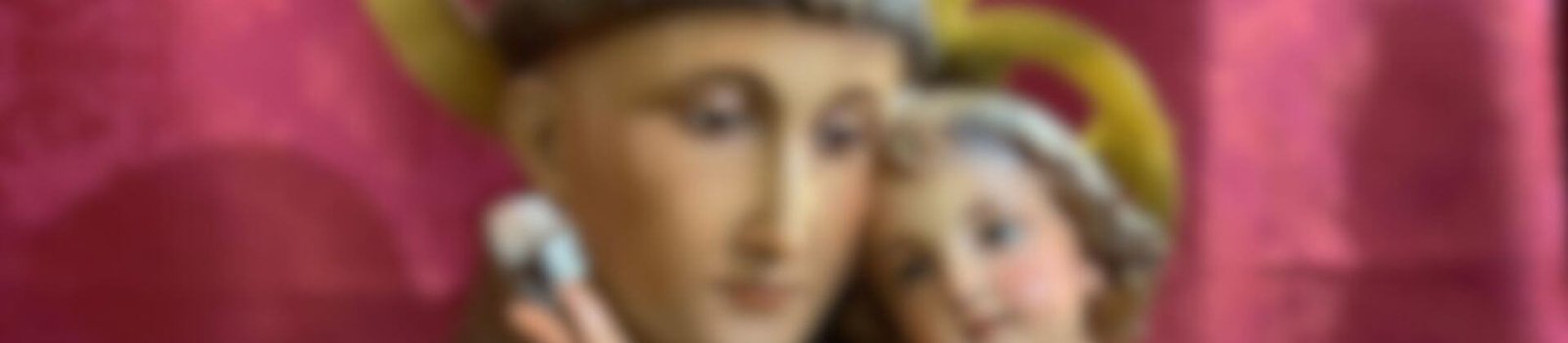 Banner de San Antonio de Padua en la Hermandad de la Amargura de Marbella